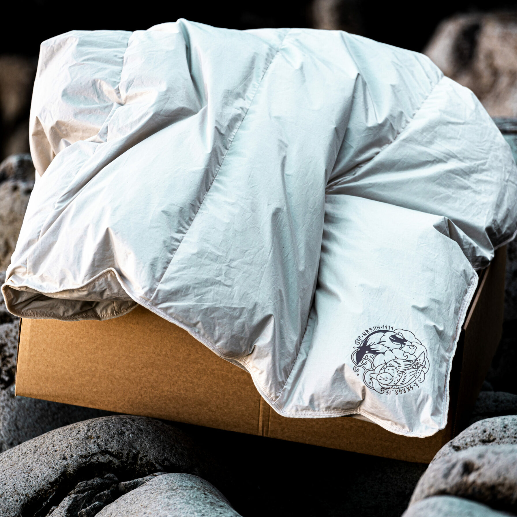 Icelandic eiderdown duvet and eiderdown comforter